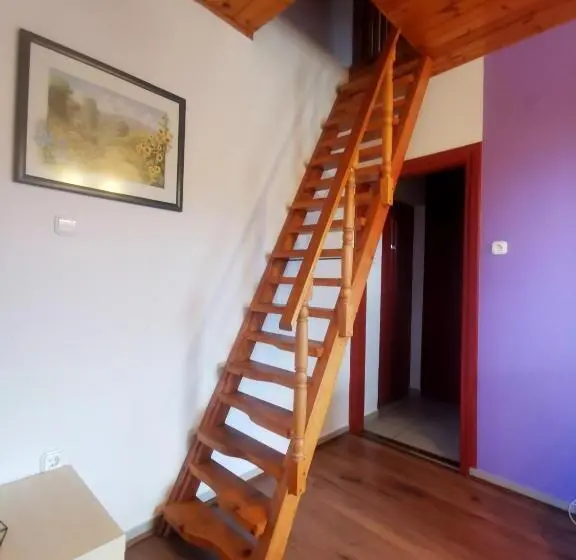Perhehuone, Dolce Villa Balaton