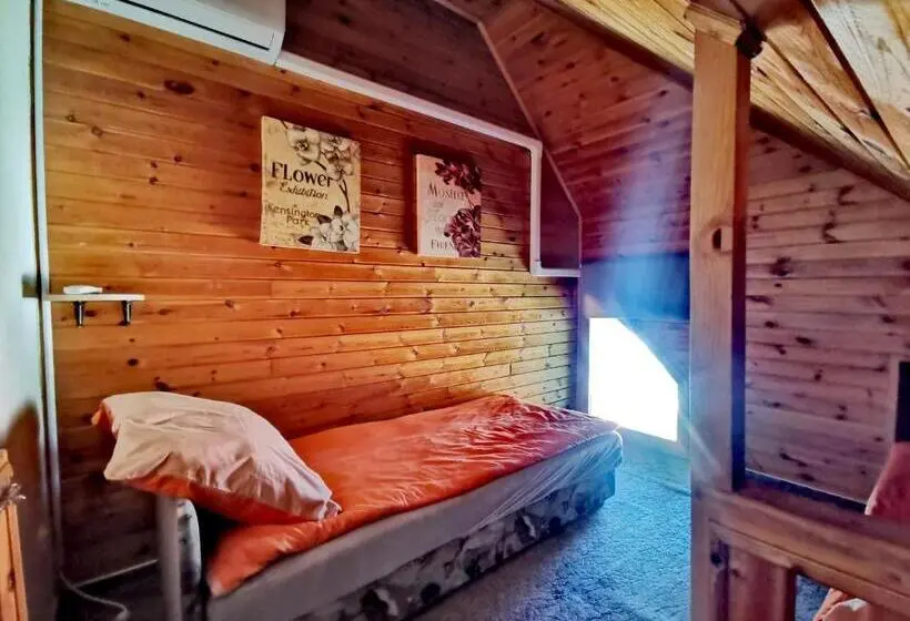 Perhehuone, Dolce Villa Balaton