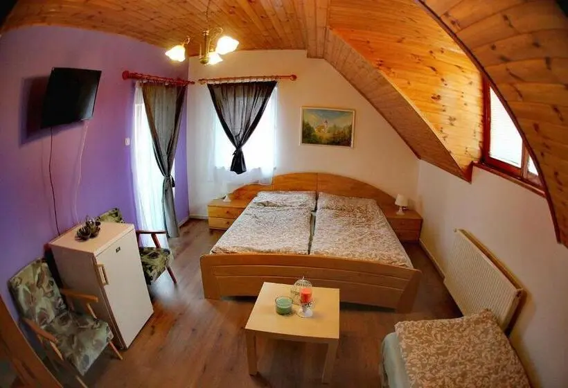 Perhehuone, Dolce Villa Balaton