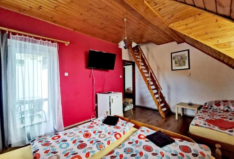 Enrumsvilla, Dolce Villa Balaton