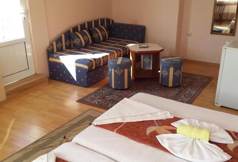 Полулюкс Вид на Море, Guest House Margarita