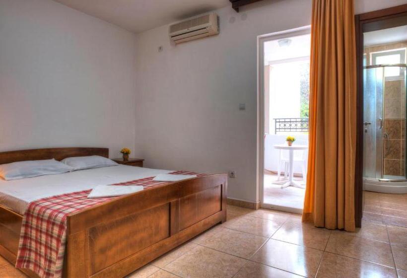 اتاق استاندارد با بالکن, Guest House Maslina