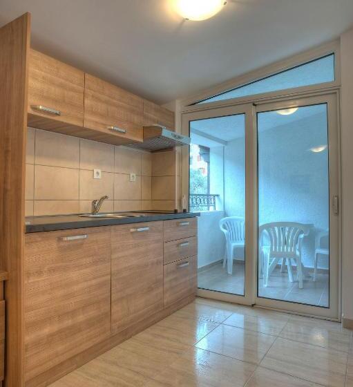 استودیو استاندارد با بالکن, Guest House Maslina