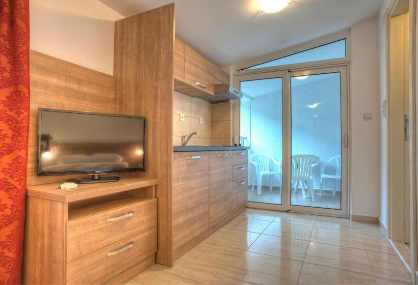 استودیو استاندارد با بالکن, Guest House Maslina