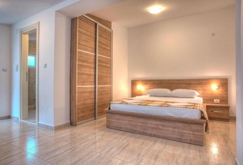 استودیو استاندارد با بالکن, Guest House Maslina