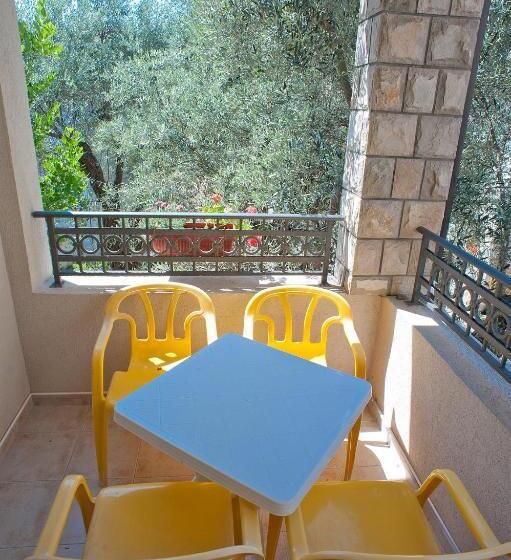 آپارتمان 1 خوابه با بالکن, Guest House Maslina