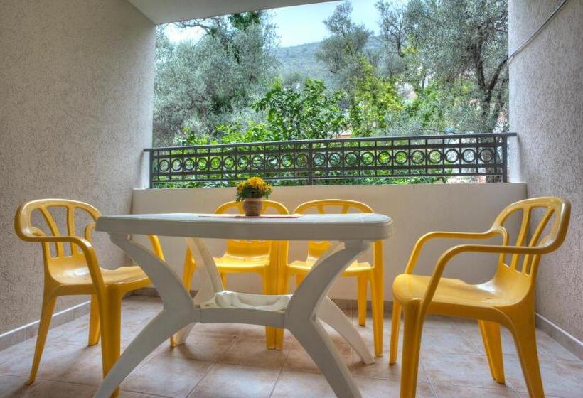 آپارتمان 1 خوابه با بالکن, Guest House Maslina