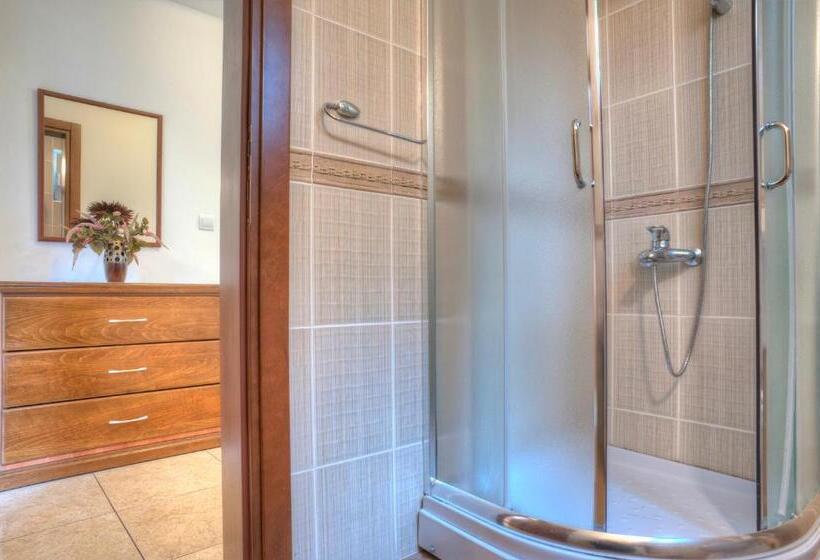 آپارتمان 1 خوابه با بالکن, Guest House Maslina