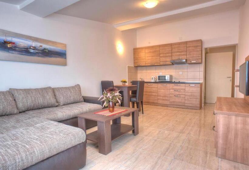 آپارتمان 2 خوابه با چشمانداز دریا, Guest House Maslina