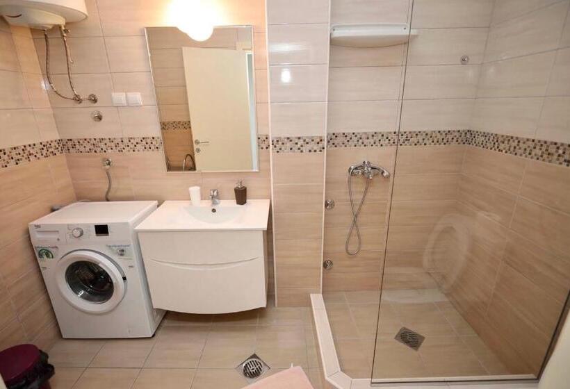 آپارتمان 1 خوابه با بالکن و چشم‌انداز دریا, Guest House Maslina