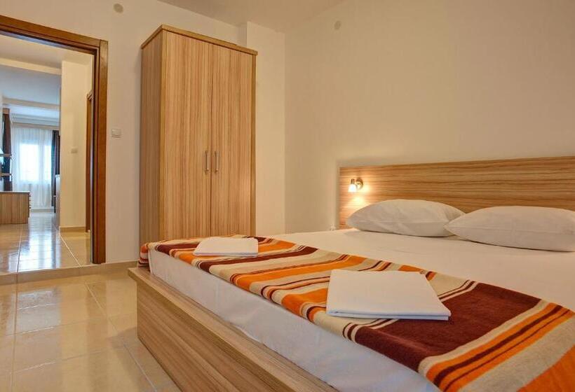 سوئیت خانواده 2 خوابه, Guest House Maslina