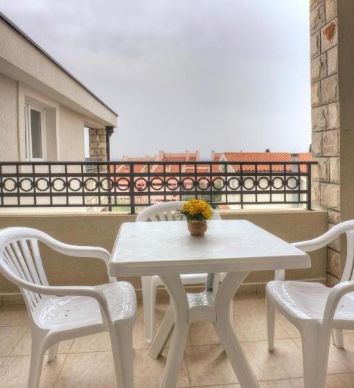 سوئیت خانواده 2 خوابه, Guest House Maslina