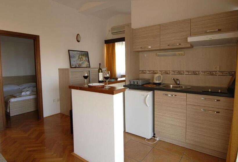 آپارتمان 1 خوابه با چشمانداز دریا, Guest House Maslina