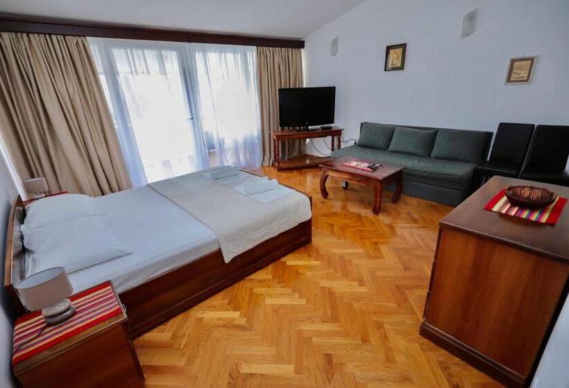 استودیوی استاندارد با چشمانداز دریا, Guest House Maslina