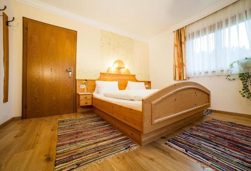 חדר סטנדרט, Haus Hartl