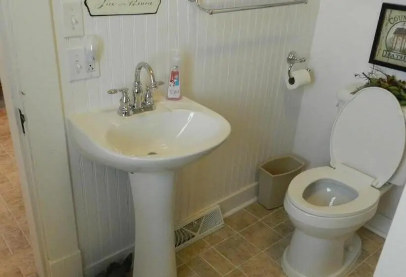 ２ベッドルームハウス, Helming Guest House