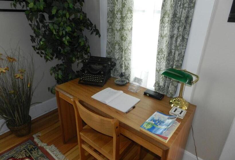 ２ベッドルームハウス, Helming Guest House