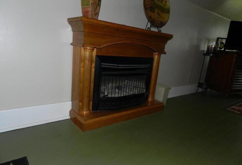 ２ベッドルームハウス, Helming Guest House