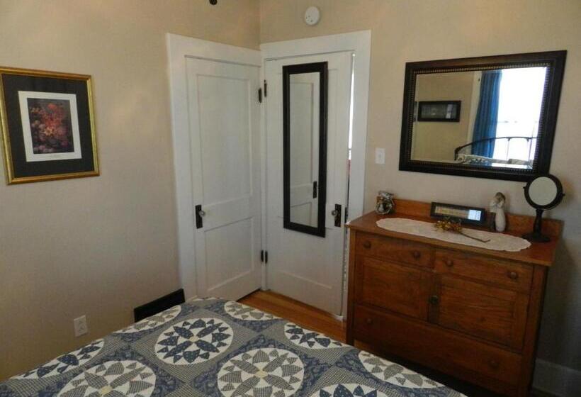 ２ベッドルームハウス, Helming Guest House