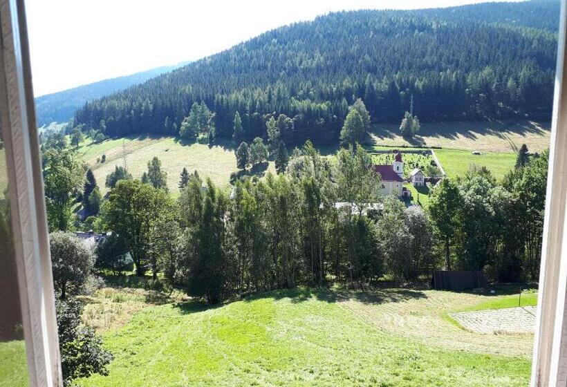 Standard Kolmen Hengen Huone, Horská Chata U Pekařů