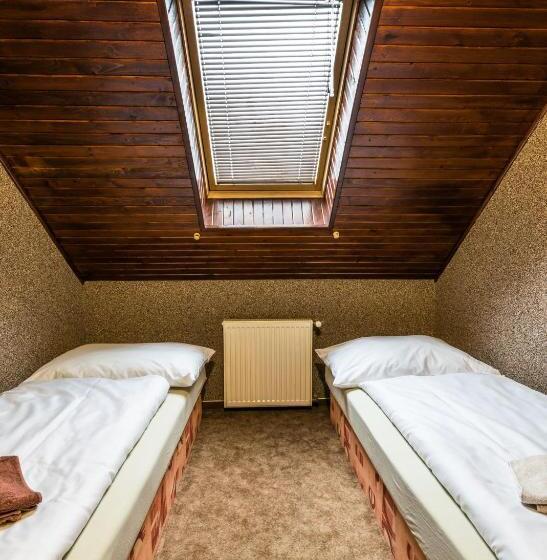 バス共有のスタンダードルーム, Penzion škorpión