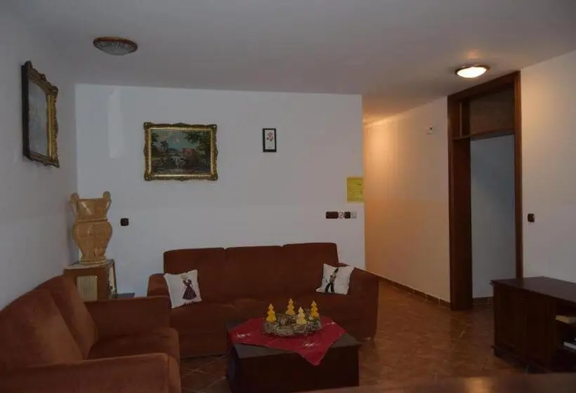 اتاق کلاسیک سه تخته, Farm Stay Frank Ozmec Wine And Glamping Estate