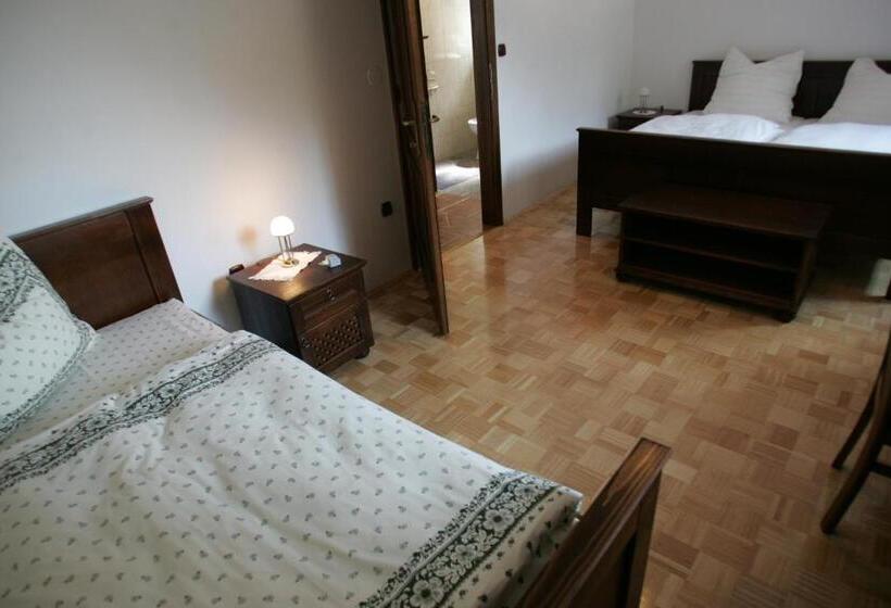 اتاق کلاسیک سه تخته, Farm Stay Frank Ozmec Wine And Glamping Estate