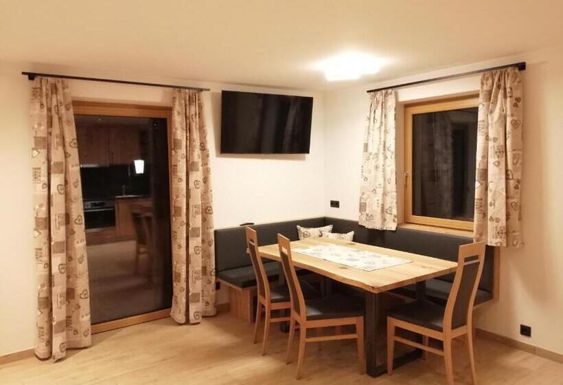 شقة غرفتين, Schneiderhof