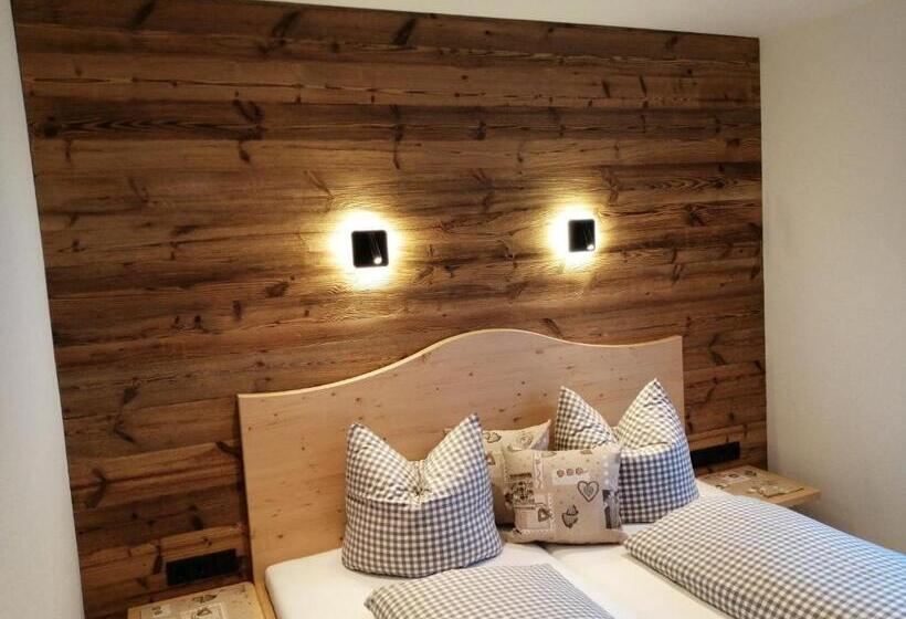 شقة غرفتين, Schneiderhof