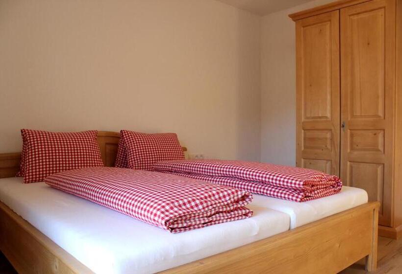 شقة 3 غرف, Schneiderhof