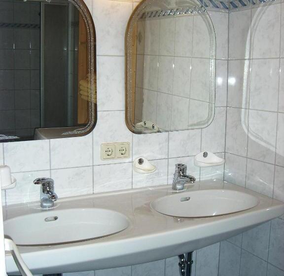 דירת שני חדרים עם מרפת, Vorderstockerhof