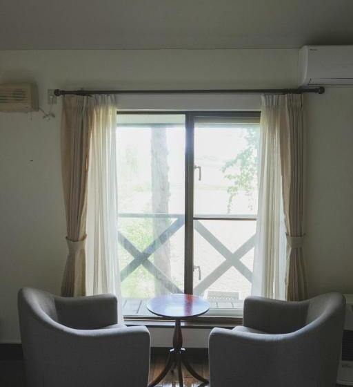 غرفة قياسية ثلاثية, Adagio Hokkaido