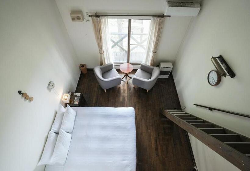 غرفة قياسية ثلاثية, Adagio Hokkaido