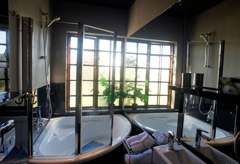 Люкс Семейный 2 Спальни, Boord Guest House