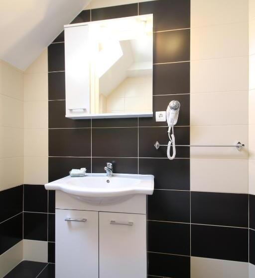 Pokój Trzyosobowy Standard z Balkonem, Casa Micu