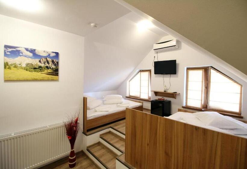 Pokój Czteroosobowy Standard, Casa Micu