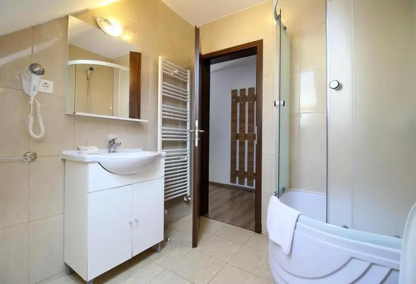 スイート, Casa Micu
