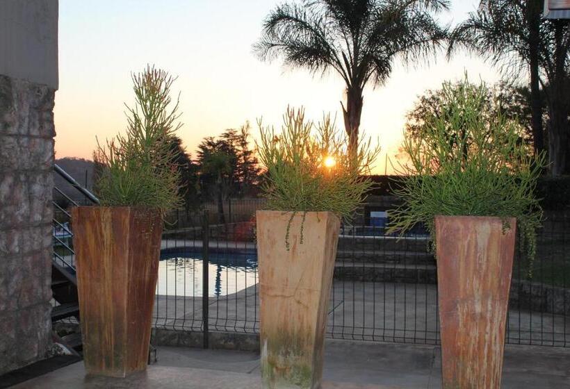 סוויטה דלוקס, Country Park Guest House   Muldersdrift