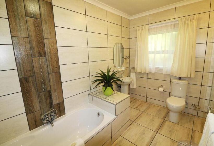 Семейный Номер Вид на Сад, Country Park Guest House   Muldersdrift