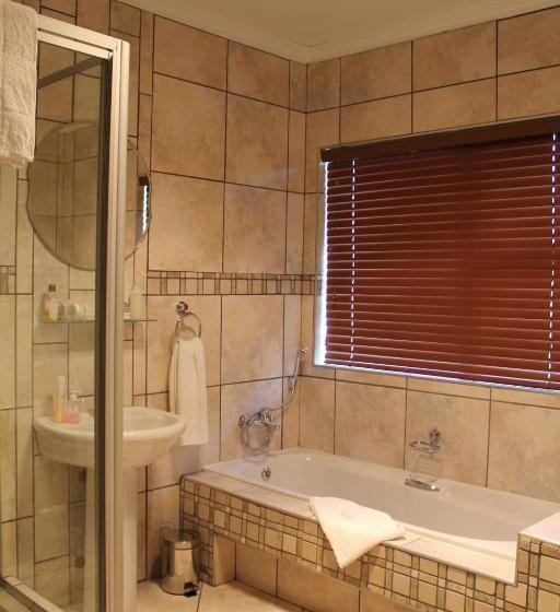 סוויטה, Country Park Guest House   Muldersdrift