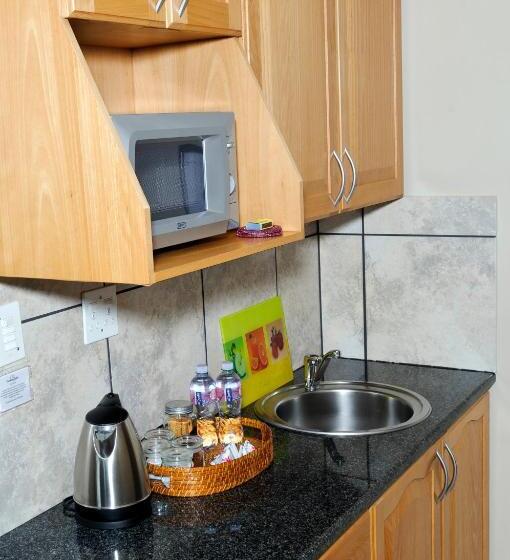 סוויטה נוף להרים, Country Park Guest House   Muldersdrift