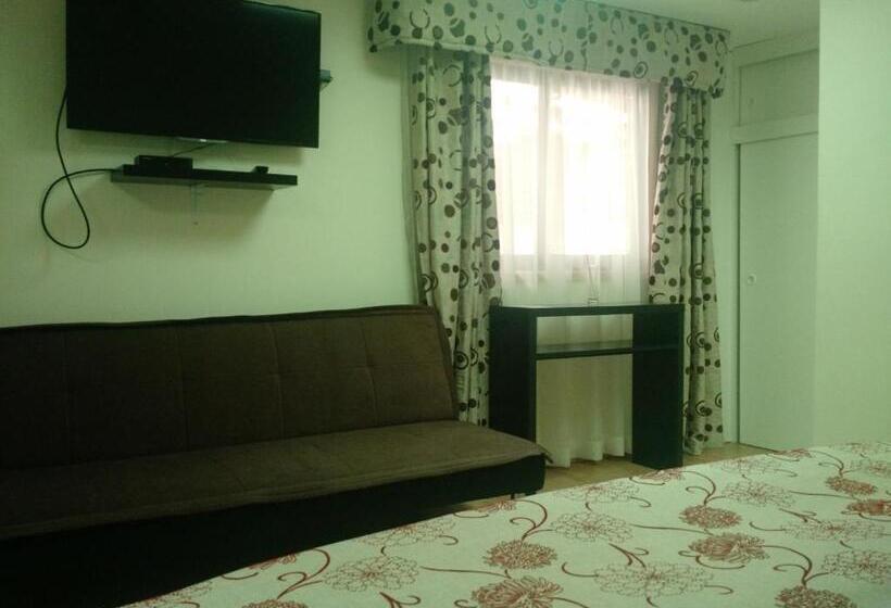 اتاق استاندارد سه نفره, Hostal Del Valle