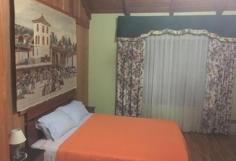 StandaardKamer, Hostal Kutralwe