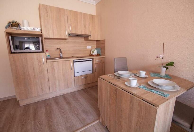 1 Sovrums Deluxe Lägenhet, Aqua Panzió