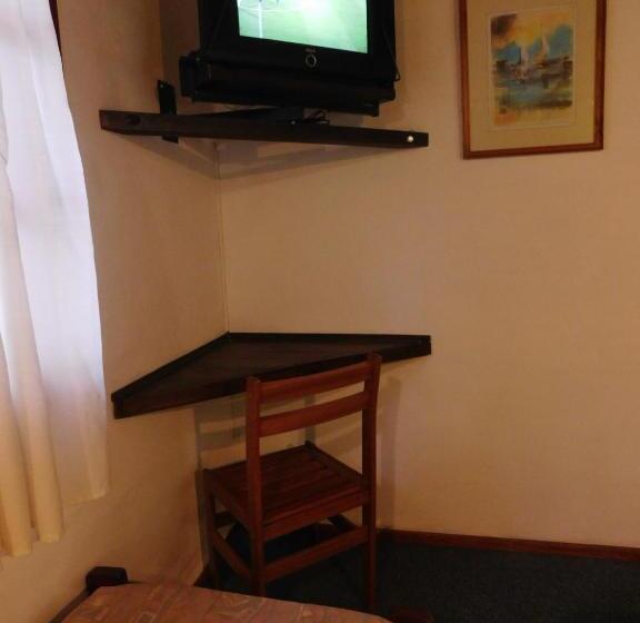 استودیوی استاندارد, El Agora