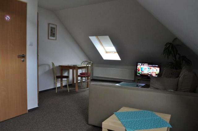 Люкс, Hostinec Vo Višňovom