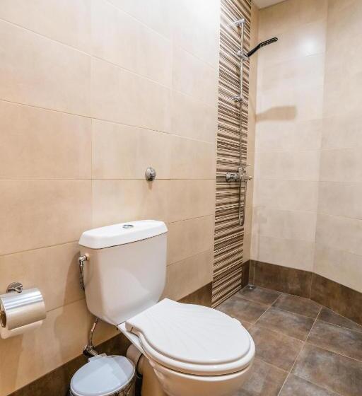 Номер Стандарт Трехместный, Toni's Guest House