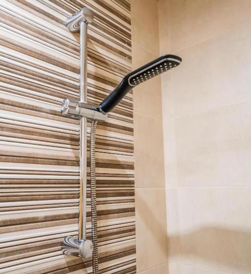 Номер Стандарт Трехместный, Toni's Guest House