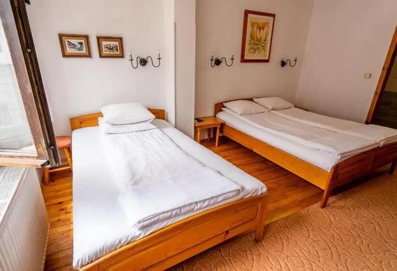 ファミリールーム, Toni's Guest House