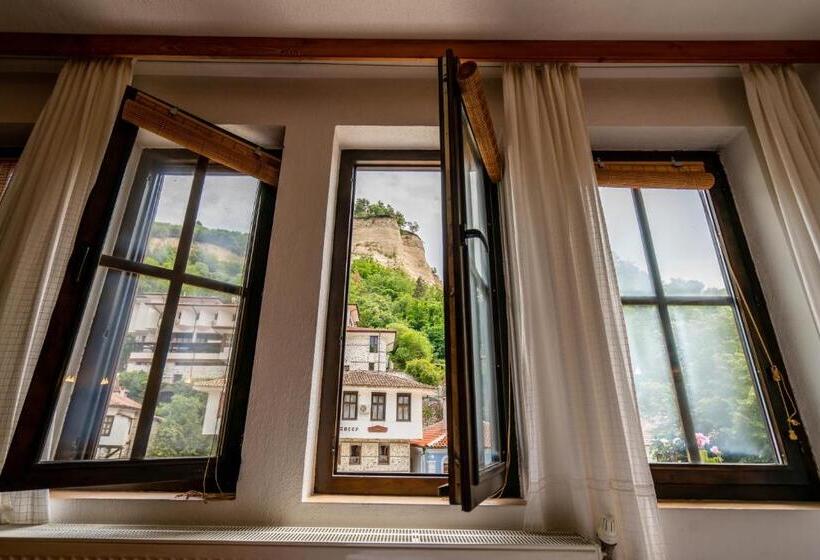 Семейный Номер, Toni's Guest House